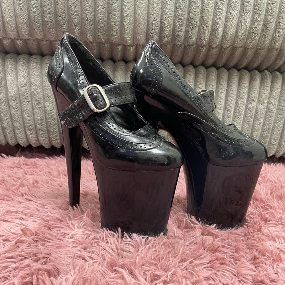 Devious 8” Platform Heels. Size 6. - Picture 3 of 7